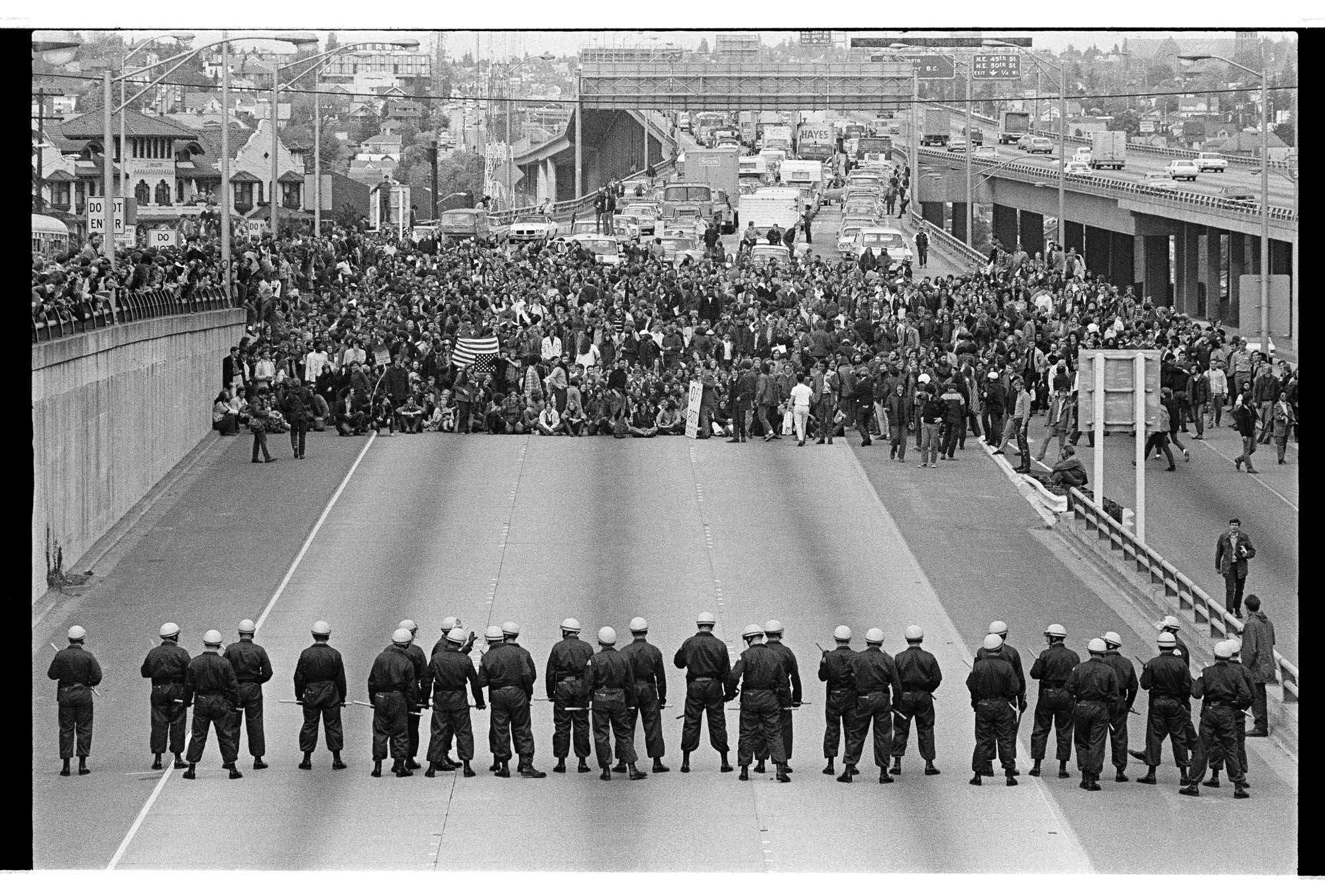 Image of Protestors and police on I-5, Seattle, May 5, 1970