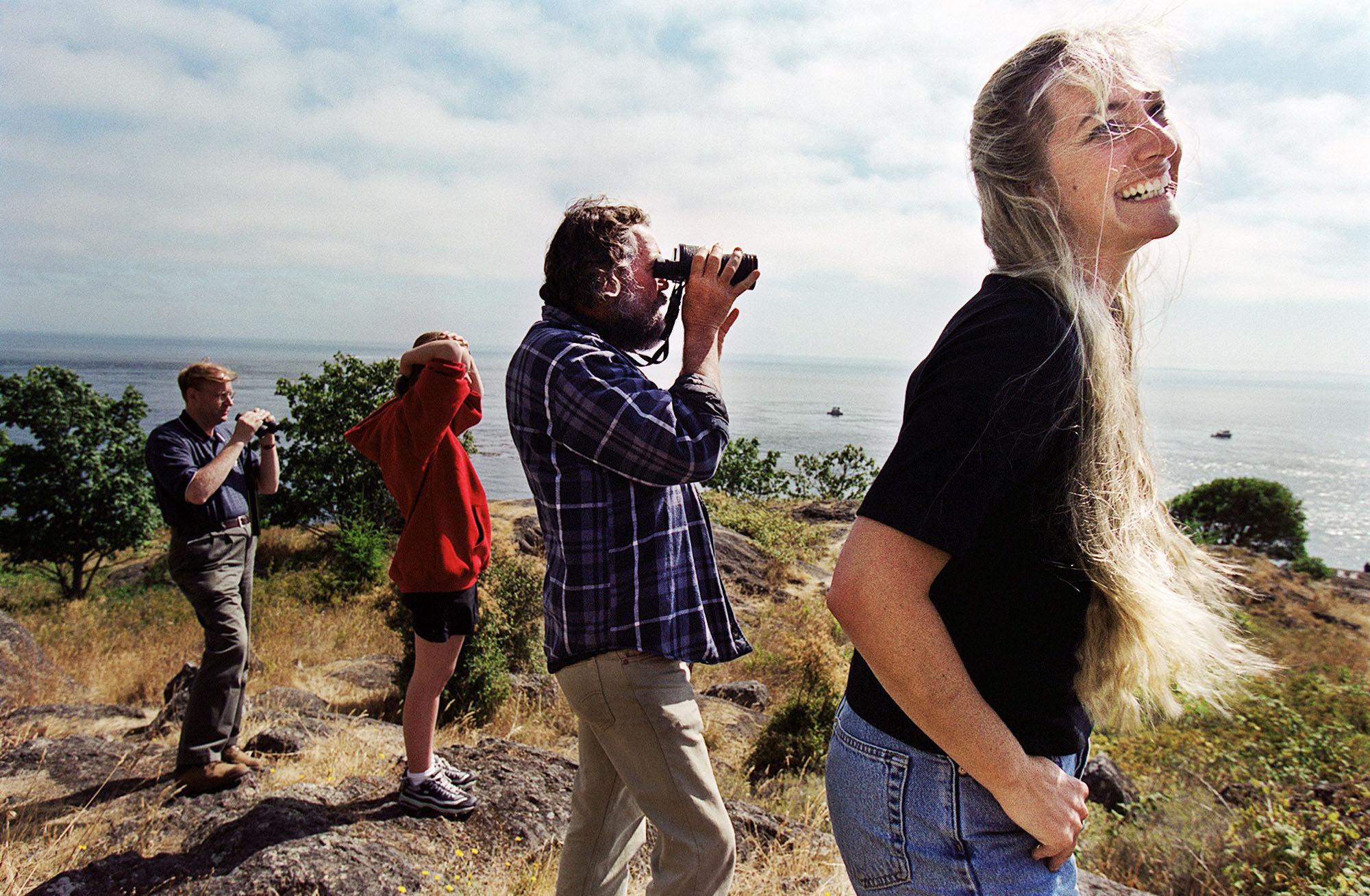 Image of Kristen Burgess and Ken Balcomb watching orcas, Orcas Island, November 9, 2002