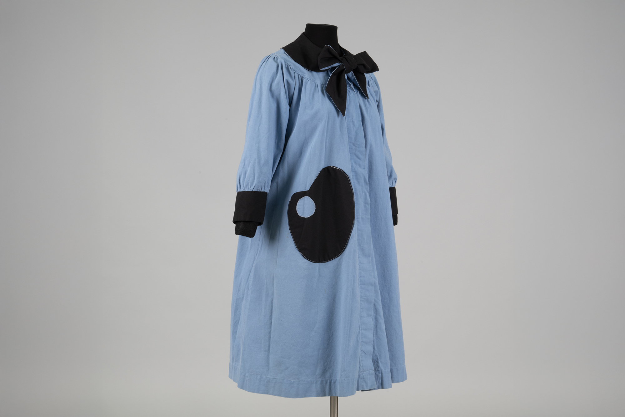 Image of Artist smock used by Jean Raleigh Eckert at the Seattle World's Fair, 1962