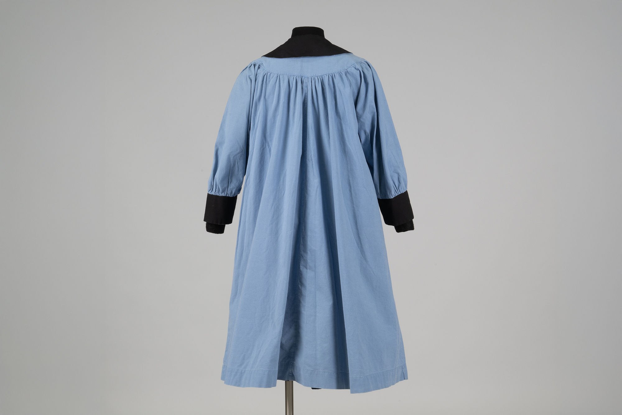 Artist smock used by Jean Raleigh Eckert at the Seattle