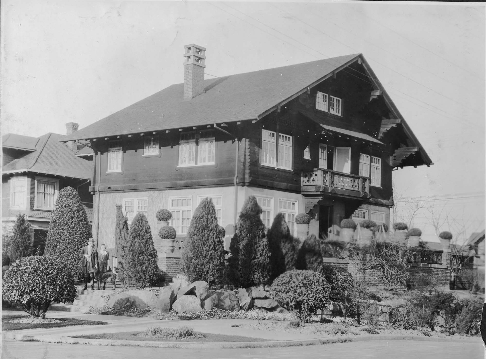 Image of House owned by Dr. Nils A. Johanson on Broadway East, Seattle, circa 1925