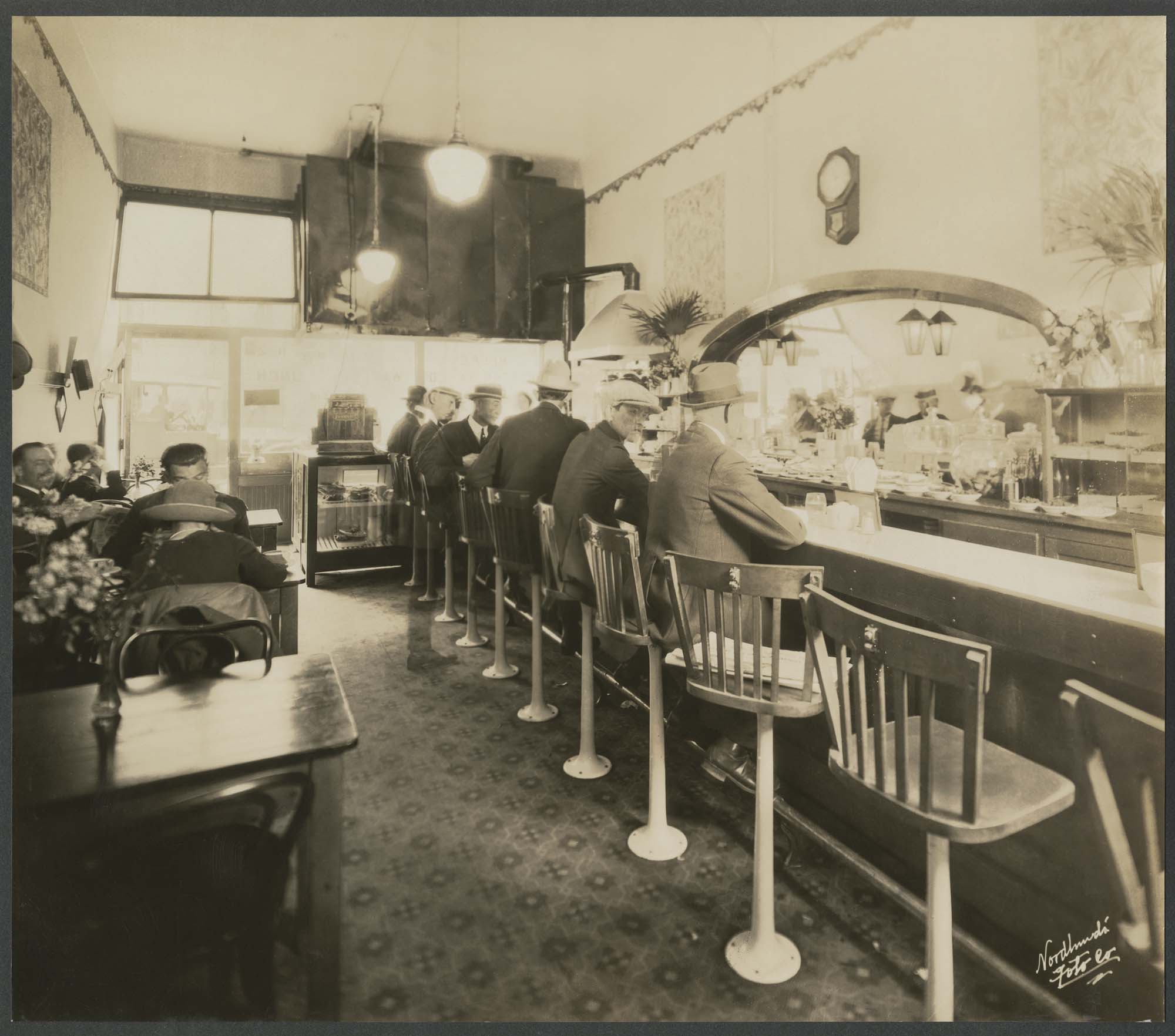 Image of Heep's Lunch room, Seattle, circa 1920