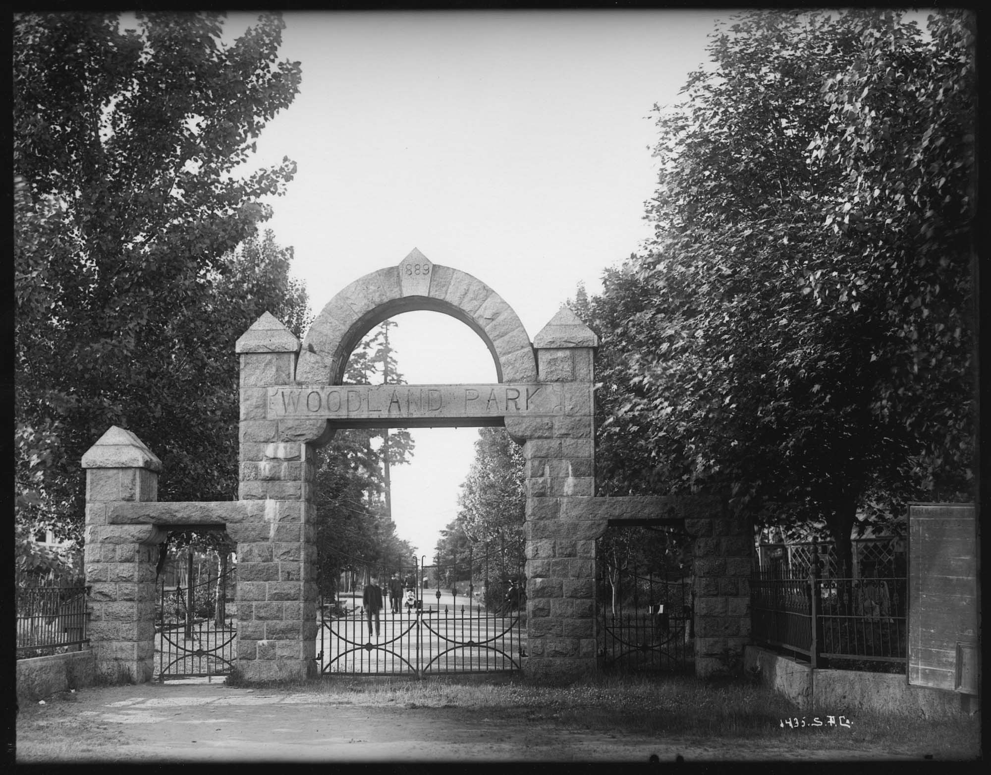 Image of Entrance to Woodland Park, Seattle, circa 1900