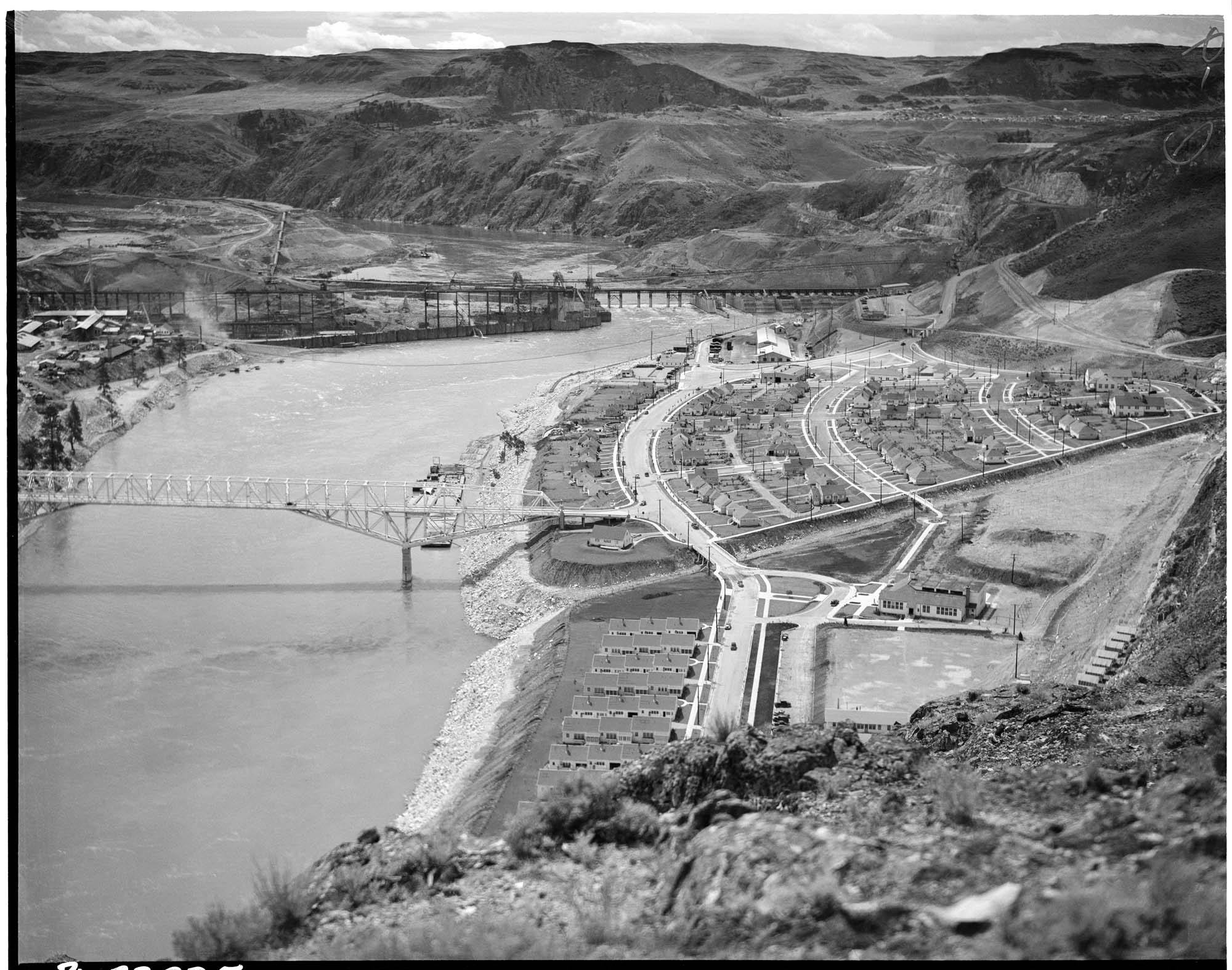Image of Engineers Town near site of Grand Coulee dam, circa 1937