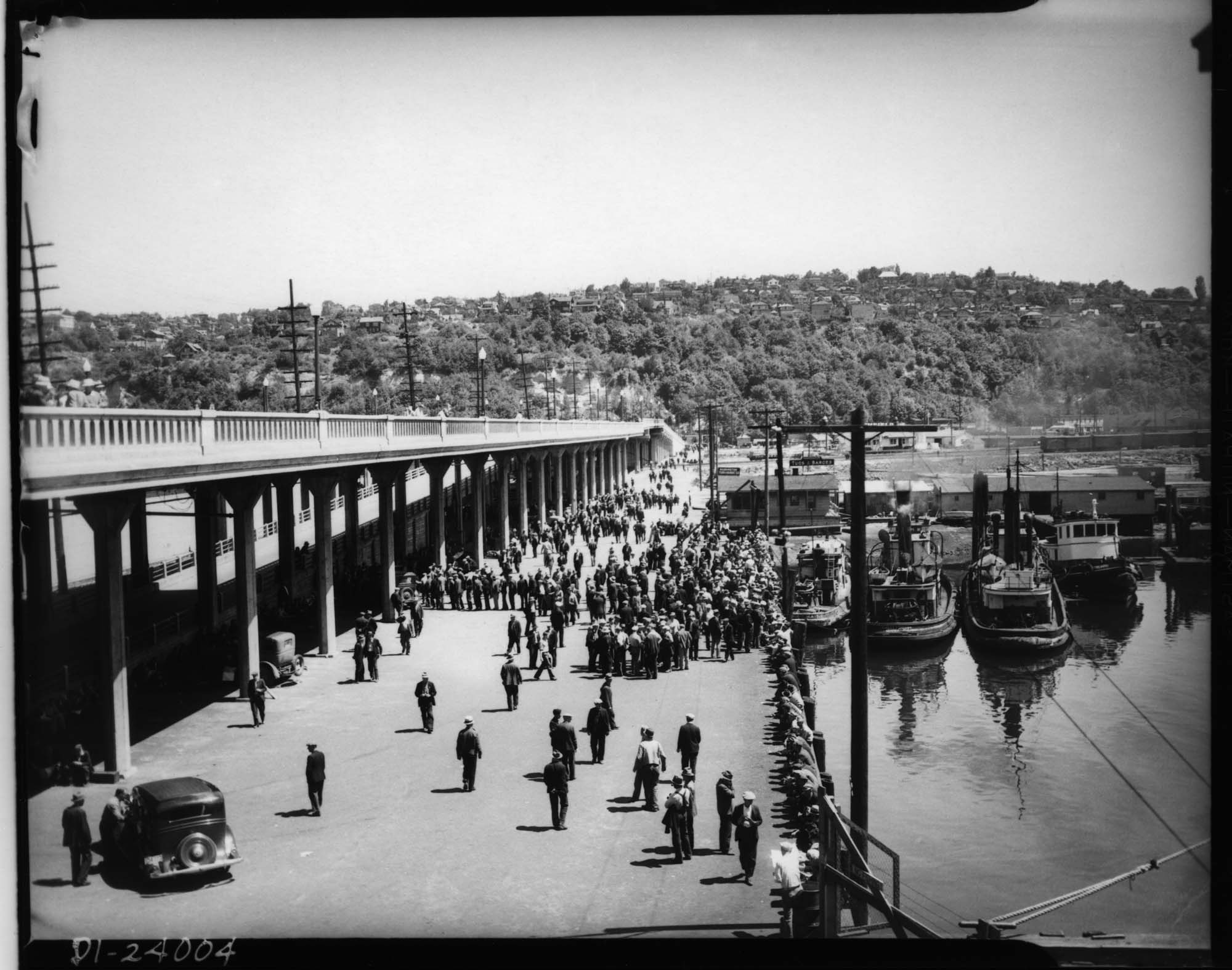 Image of Waterfront strike at Smith Cove, July 19, 1934