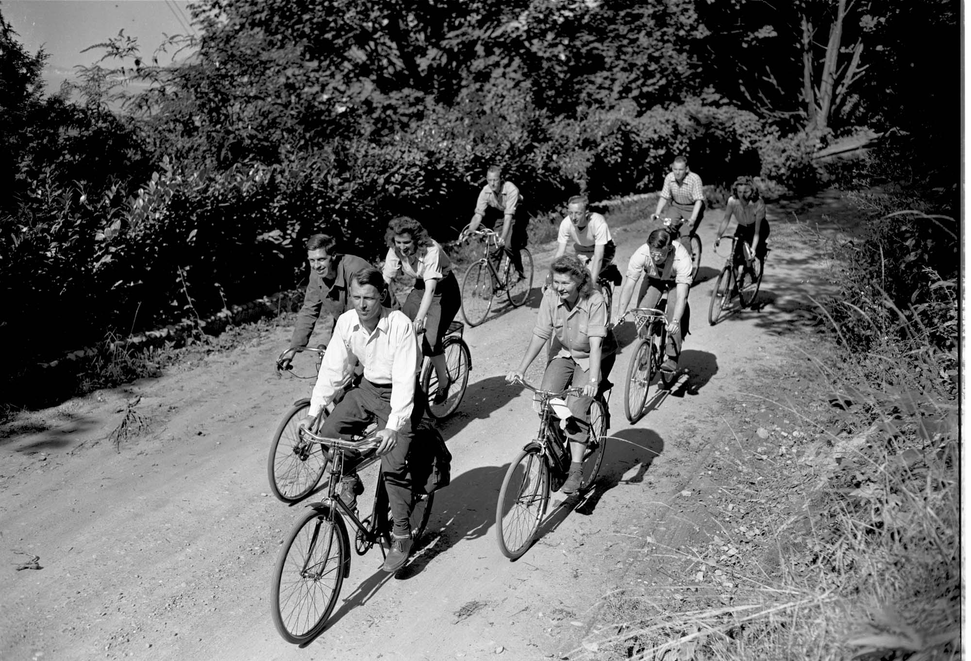 Image of Seattle Bicycle Club outing, Seattle, 1947