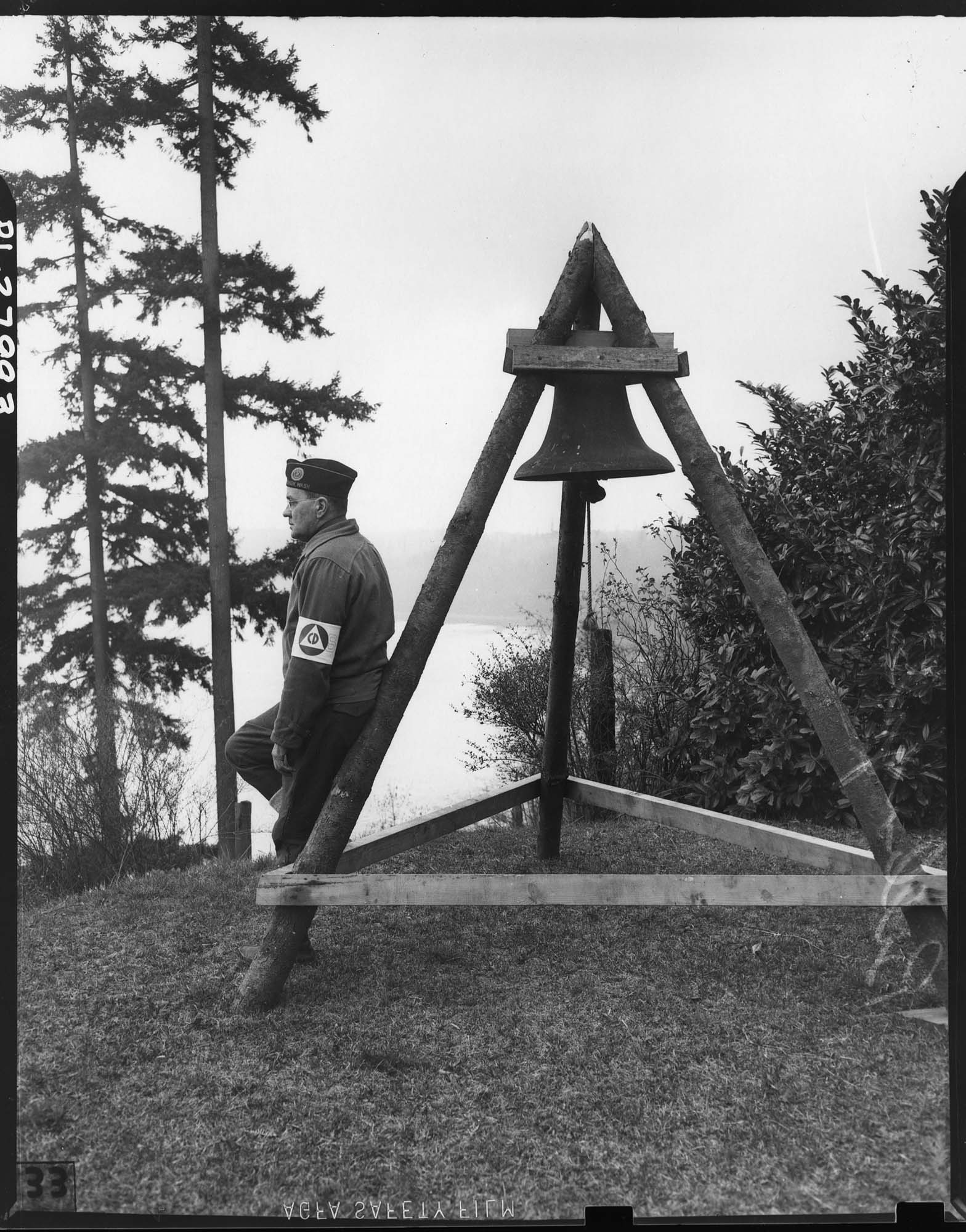 Image of Paul Billingsley at civil defense lookout, Vashon Island, 1942