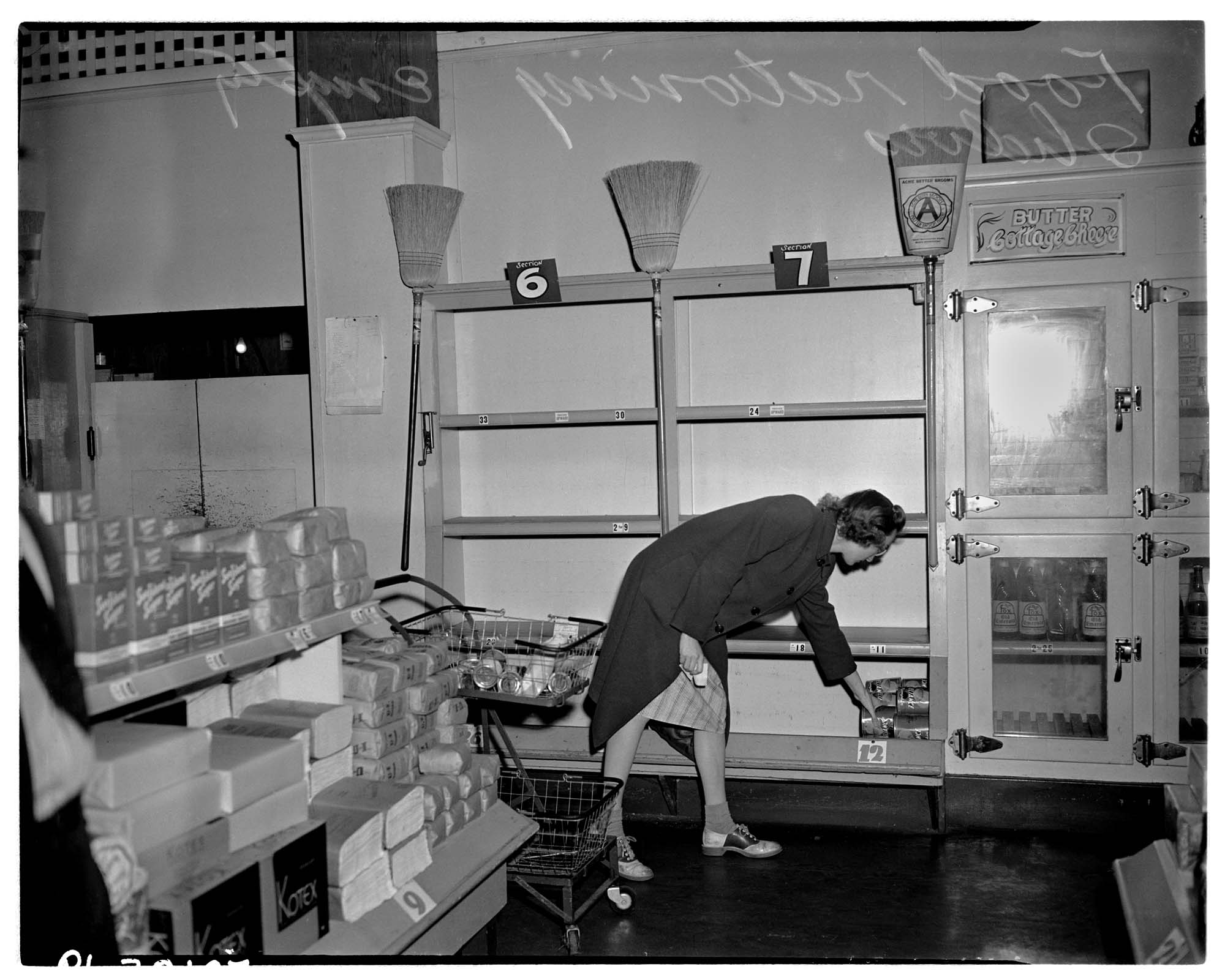 Image of Empty shelves in grocery store, Seattle, 1942