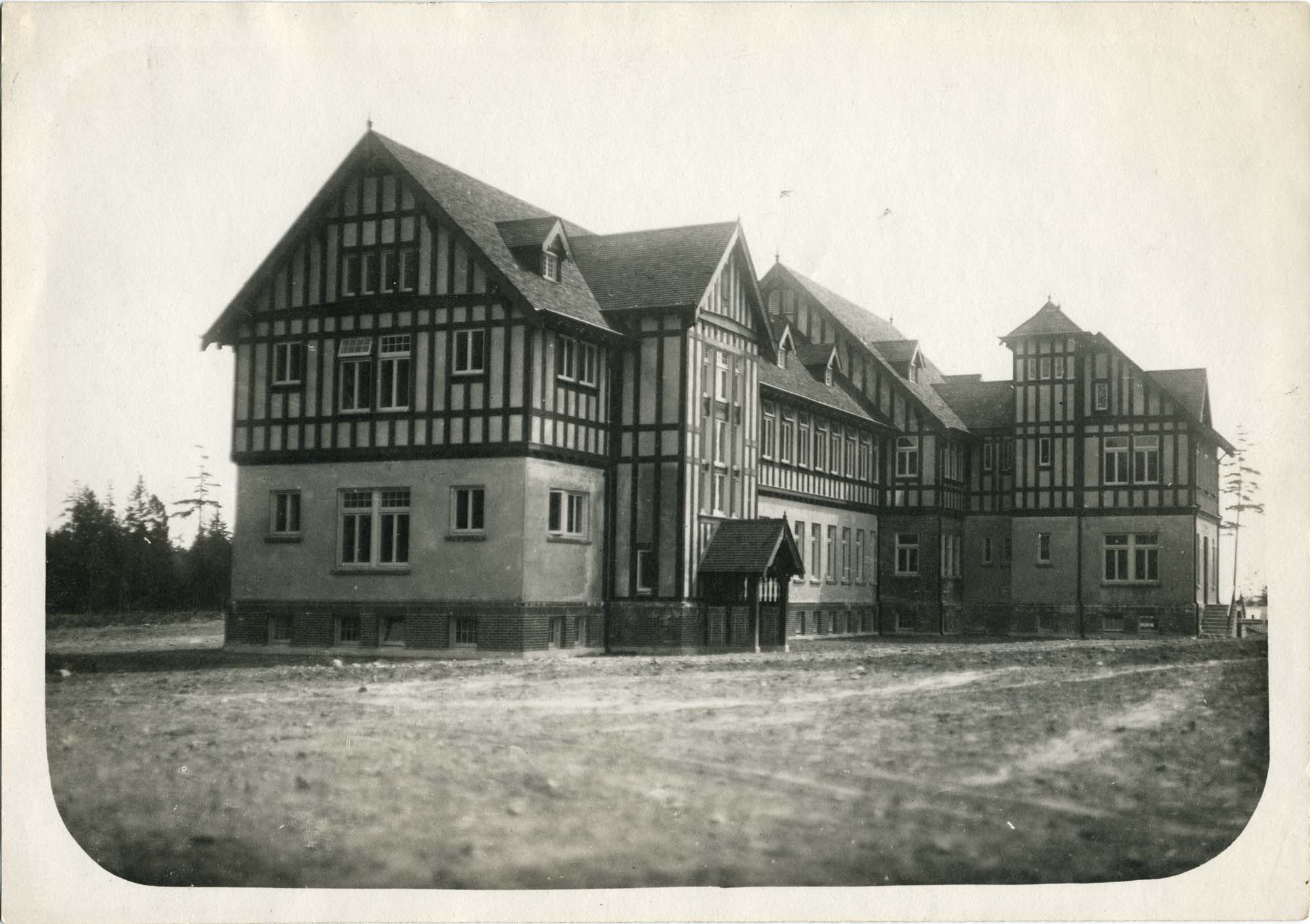 Image of Firland Sanatorium, Richmond Highlands, circa 1911