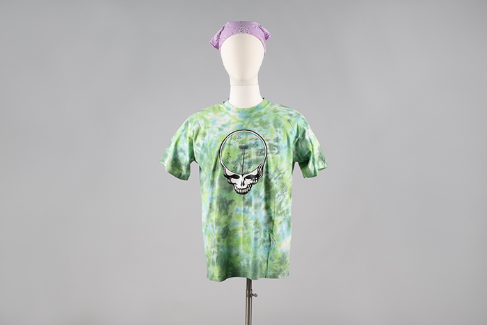 Image of “Grateful Gourmet” T-shirt and bandana from Almost Live! TV show, 1993