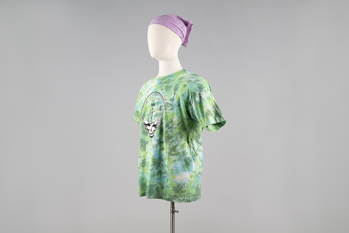 Image of “Grateful Gourmet” T-shirt and bandana from Almost Live! TV show, 1993