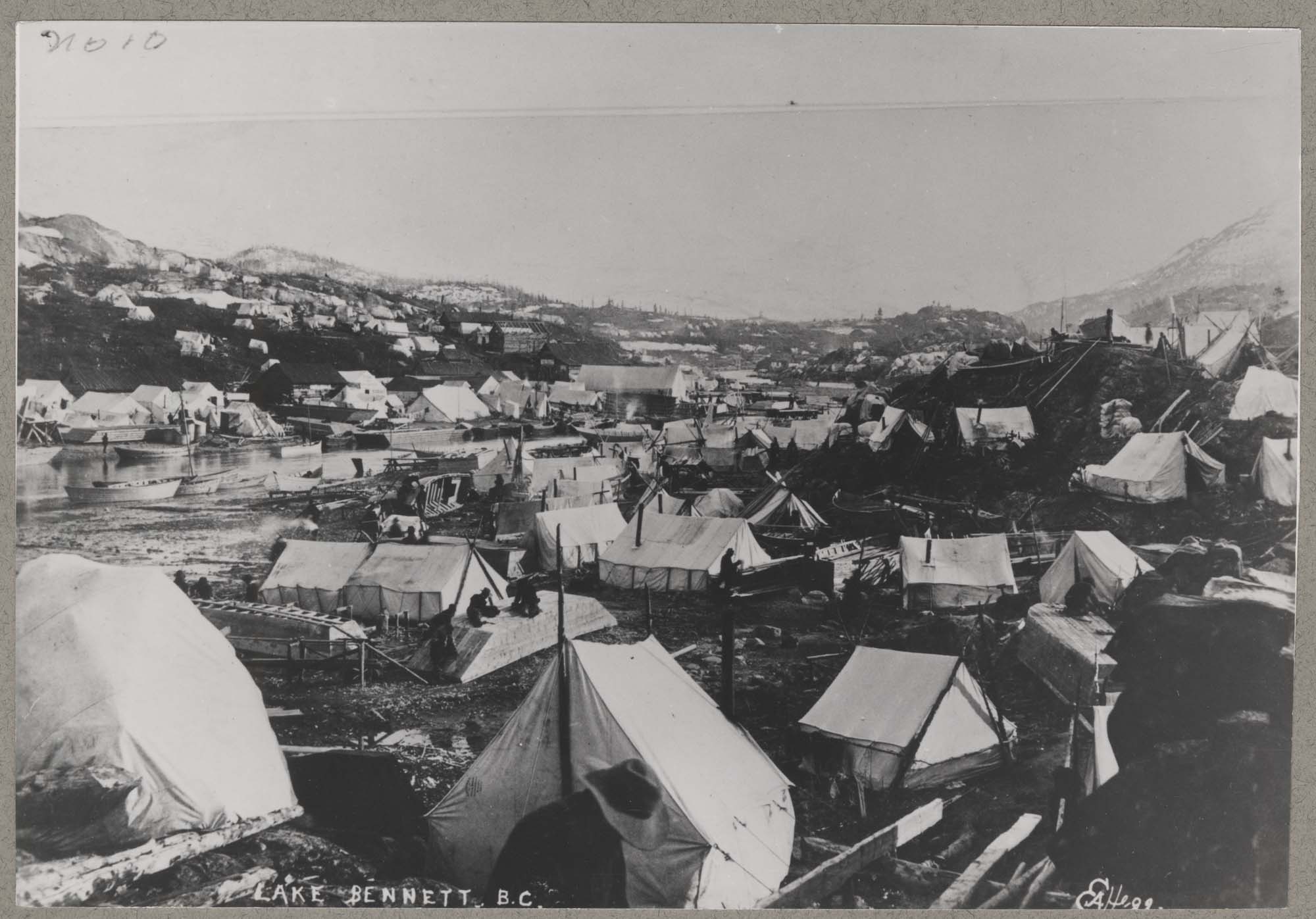 Image of Tent city at Lake Bennett, 1898