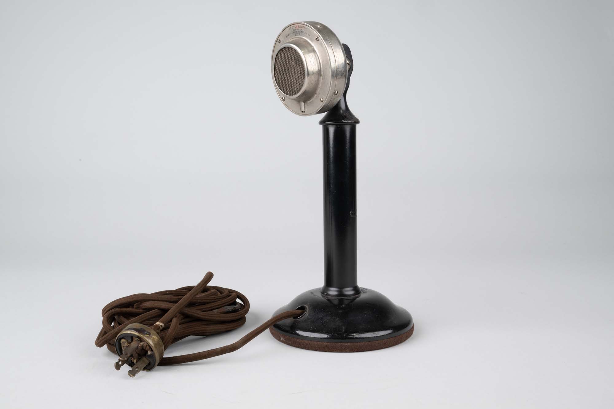 Image of Condenser microphone from KOMO radio, 1927-1935