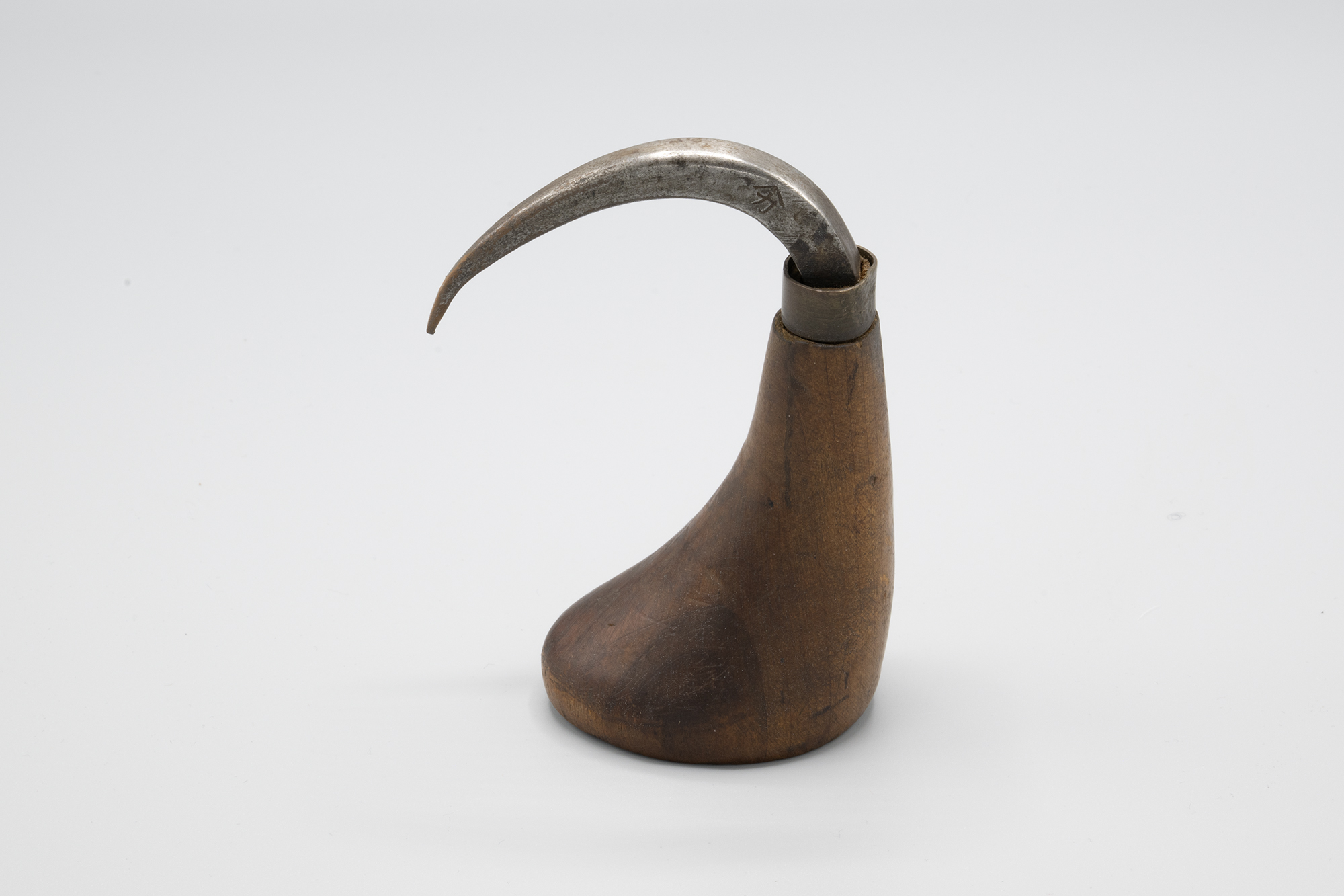 Image of Hook with handle, Japanese tool from Tashiro Hardware, Seattle, early 20th century