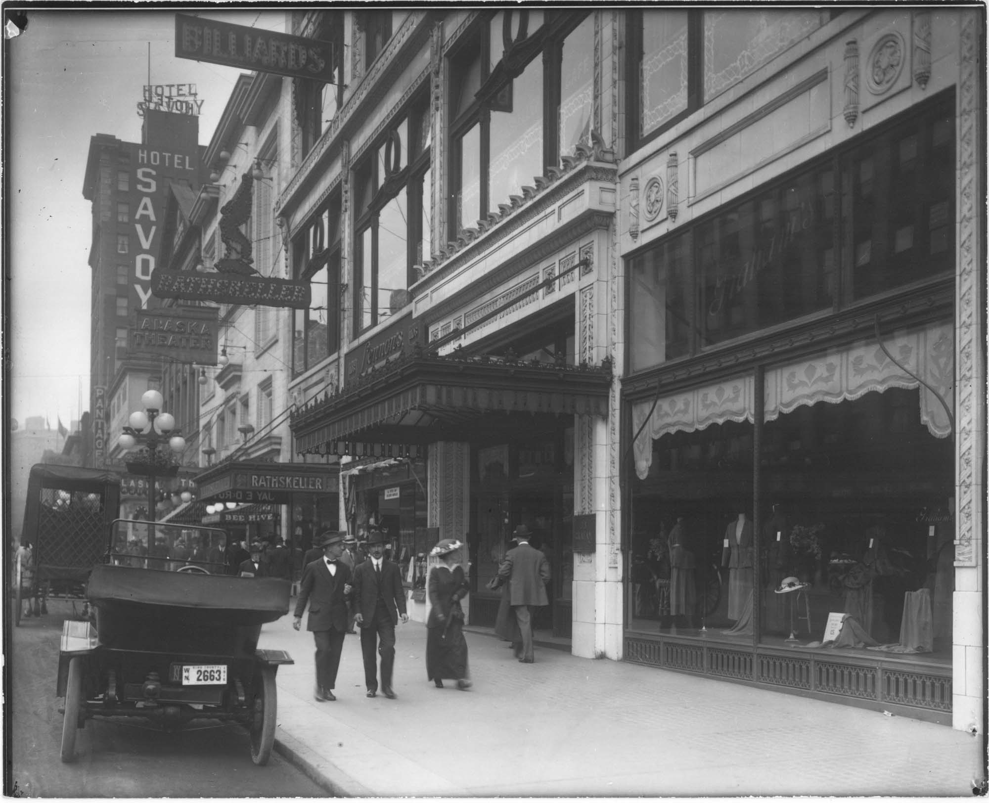 Image of Second Avenue looking north from Madison Street, Seattle, 1916