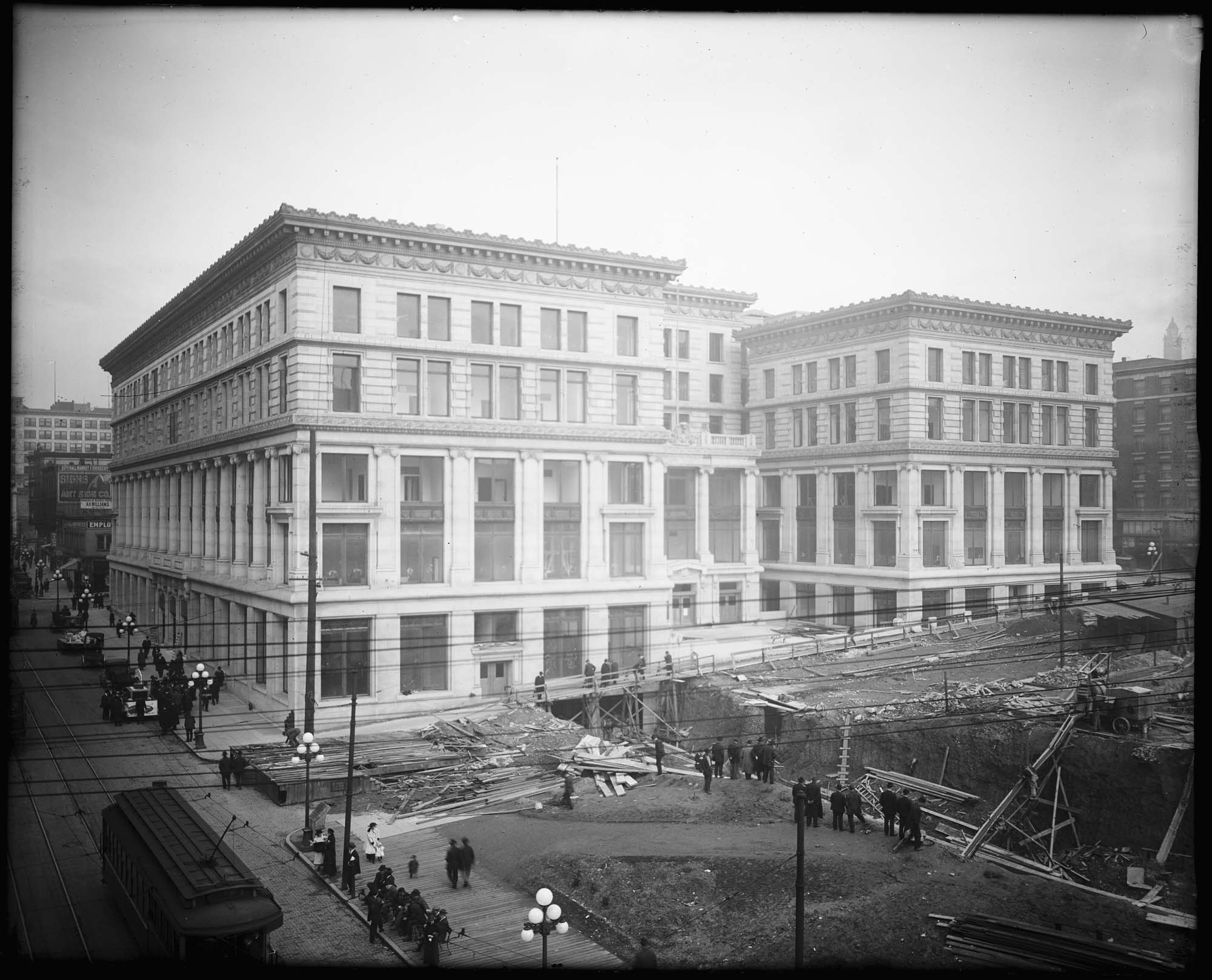Image of Construction of the County-City Building, first phase, circa 1916