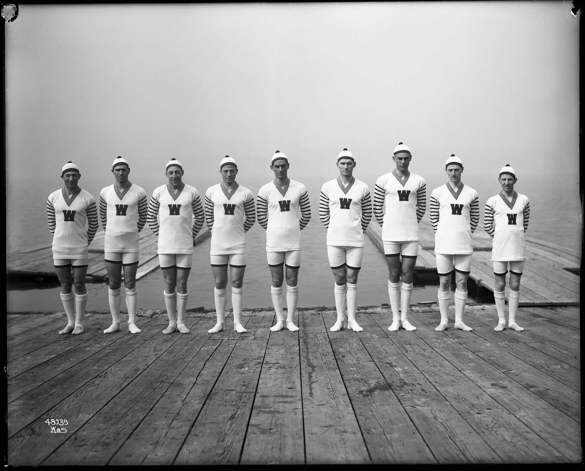 Image of Men's crew at the University of Washington, 1916