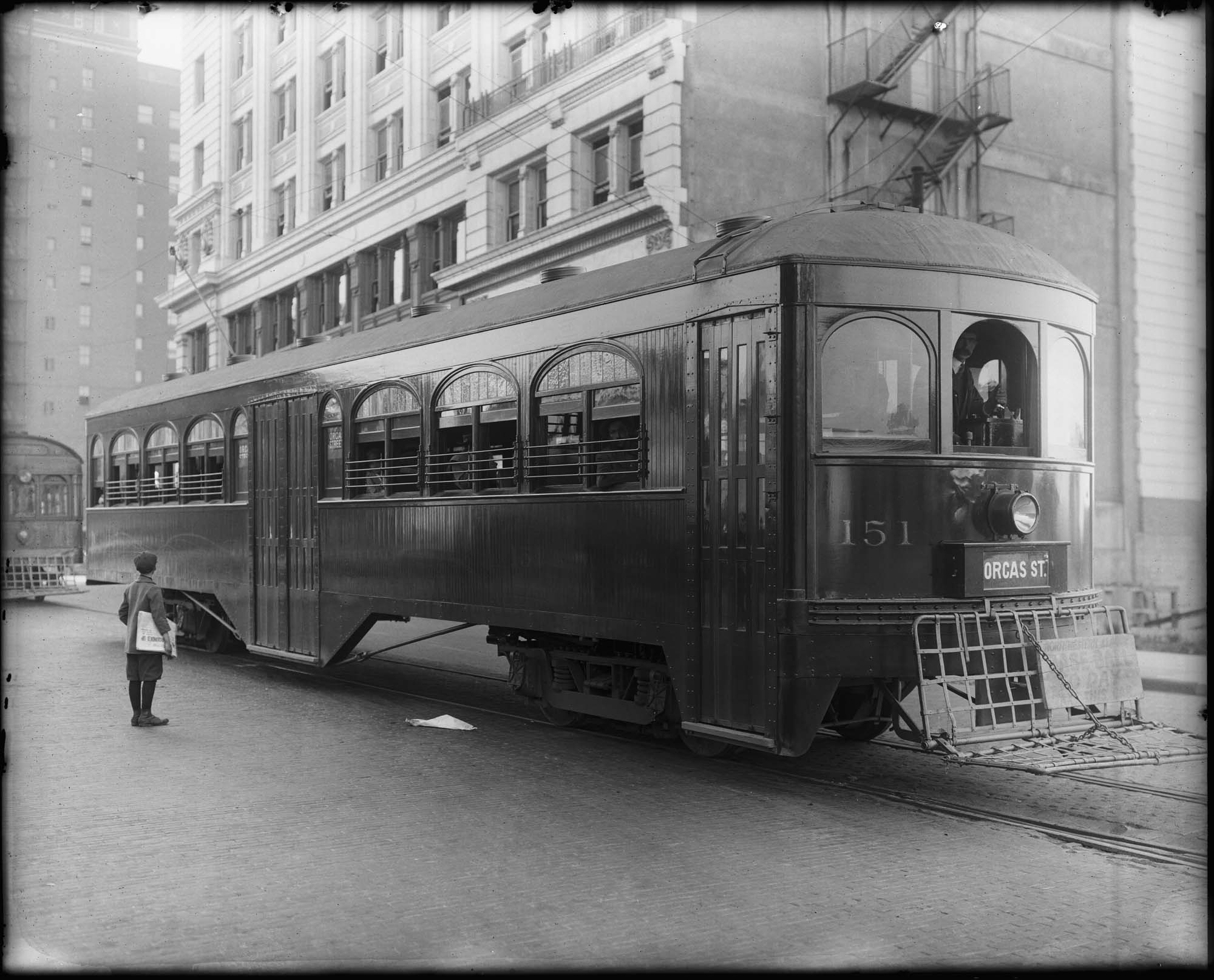 Image of Seattle streetcar, circa 1917