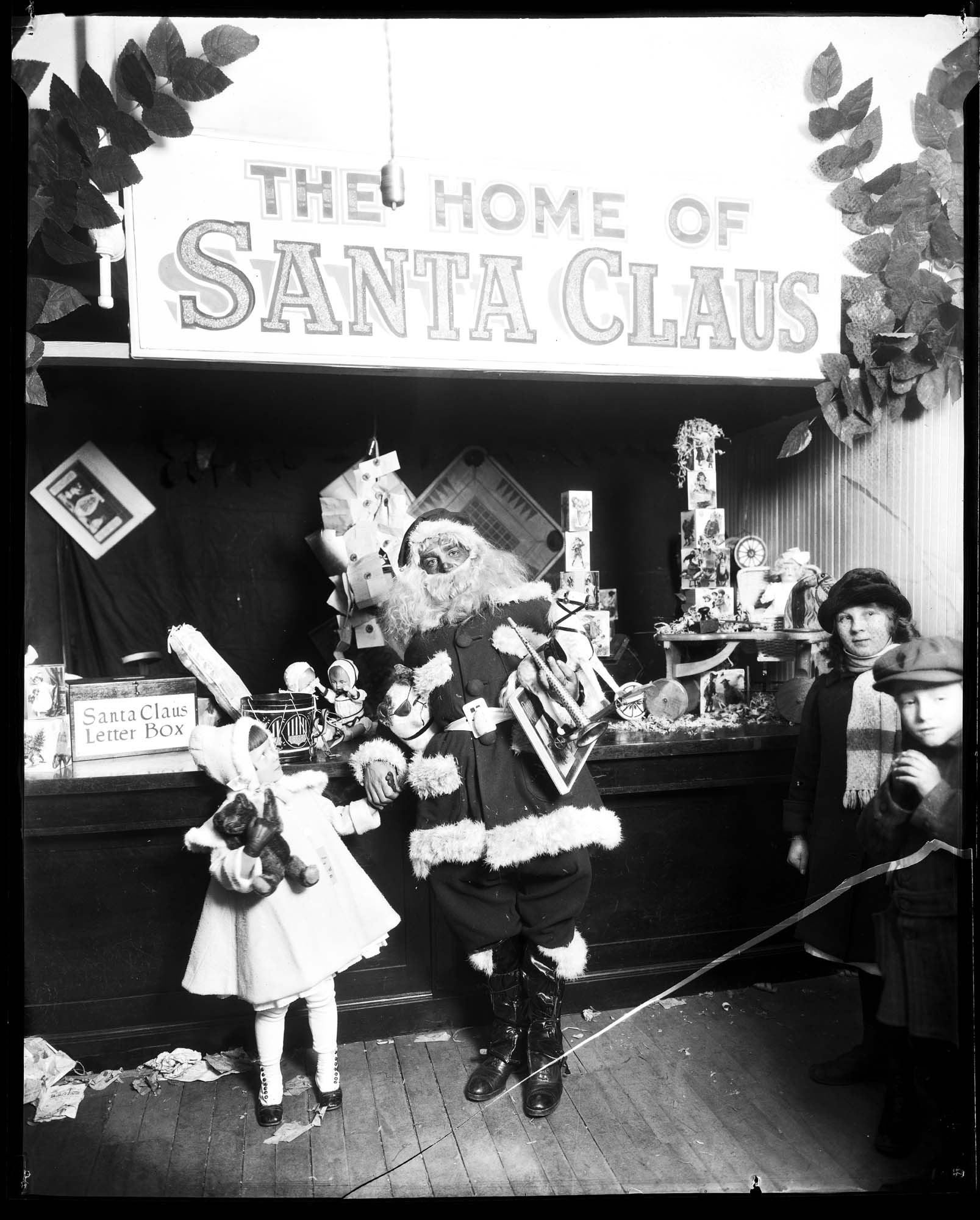 Image of Bon Marche Santa Claus, 1918