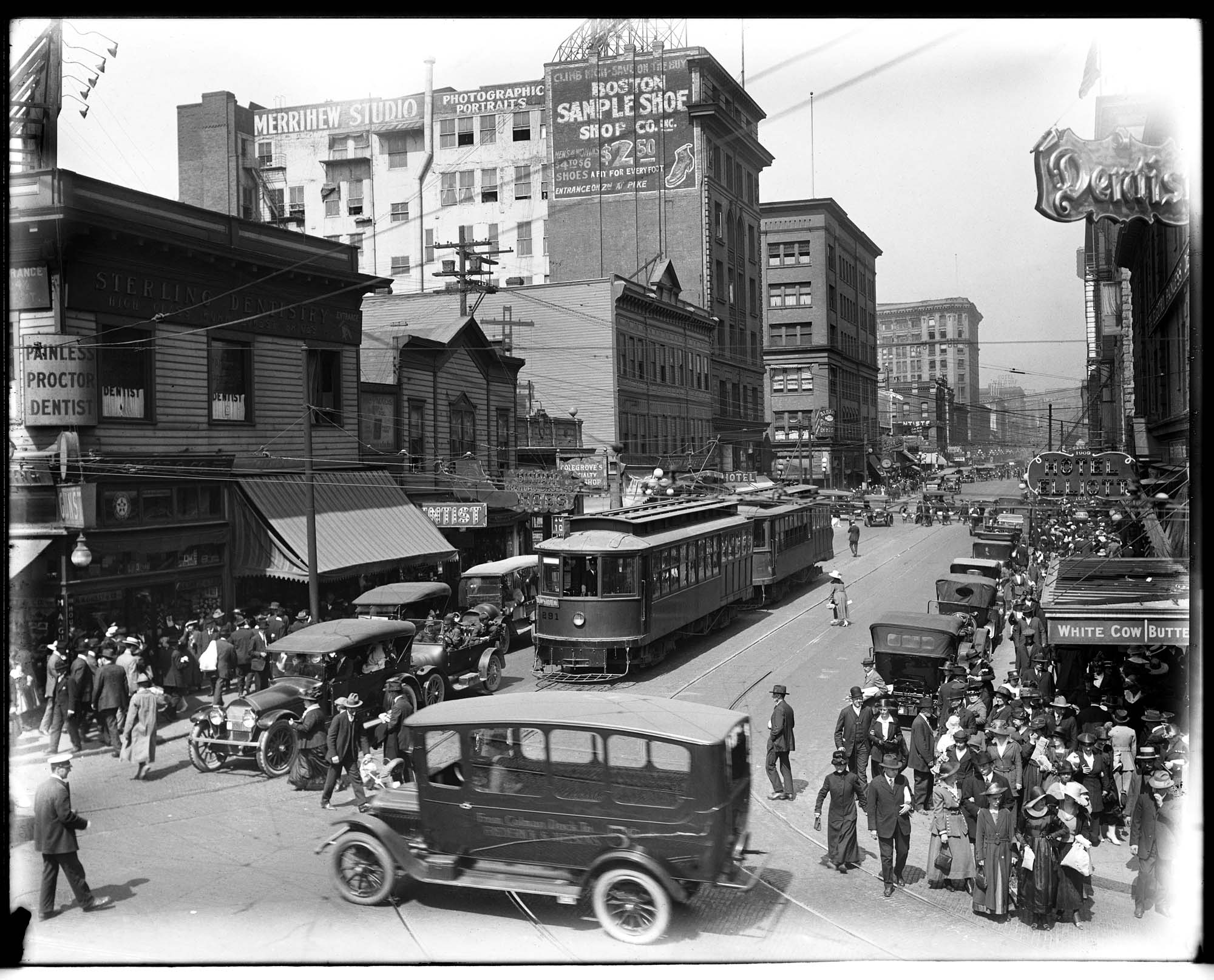 Image of Traffic on Pike Street looking east from First, Seattle, 1920