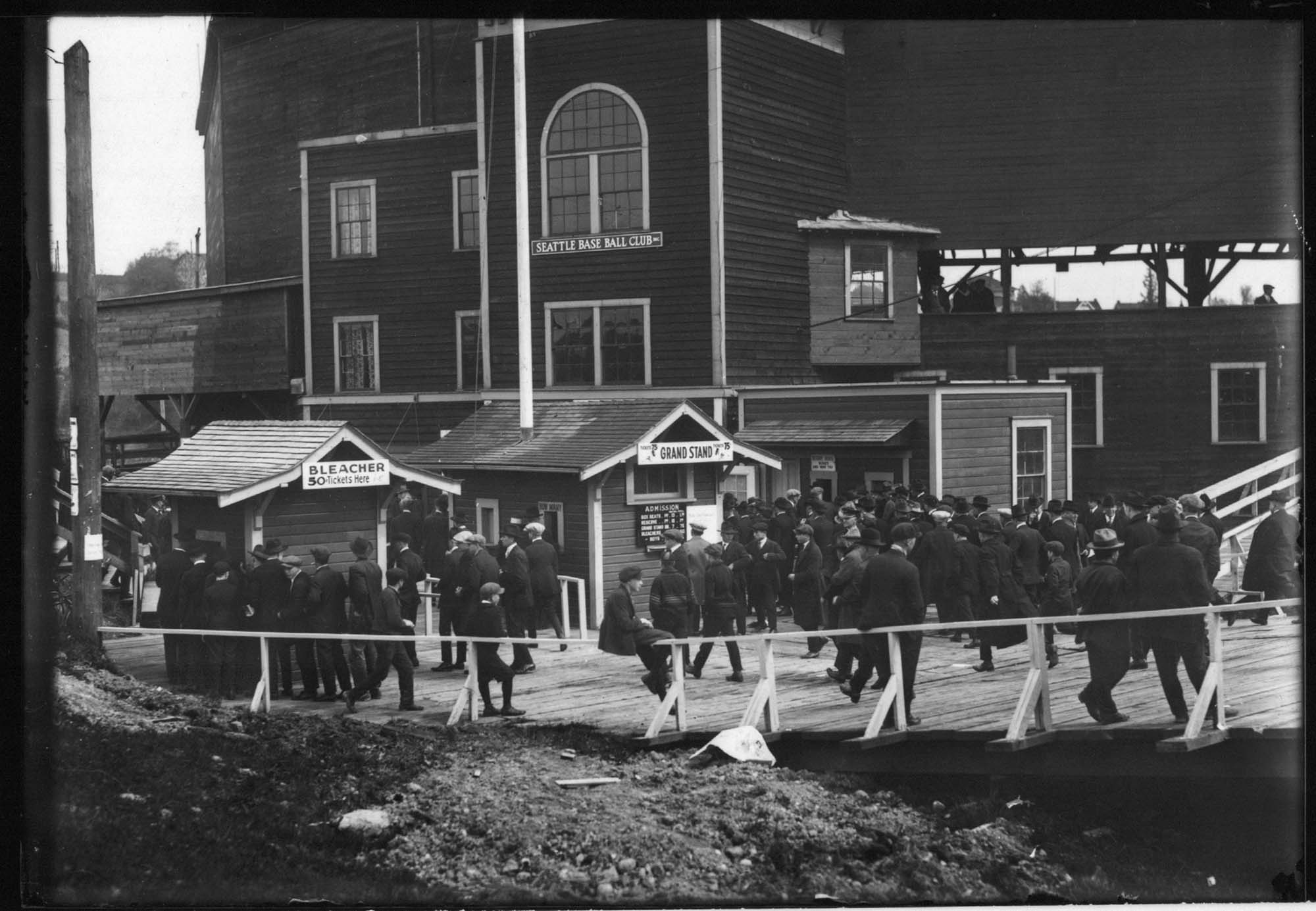 Image of Baseball fans entering Dugdale ballpark, Seattle, 1921