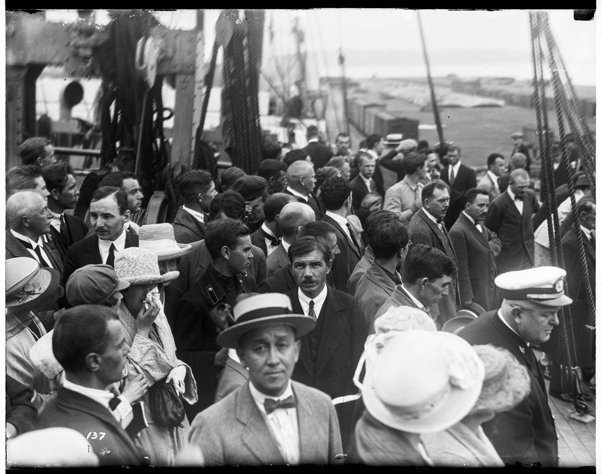 Image of Russian immigrants arriving on President Jackson, Seattle, July 7, 1923