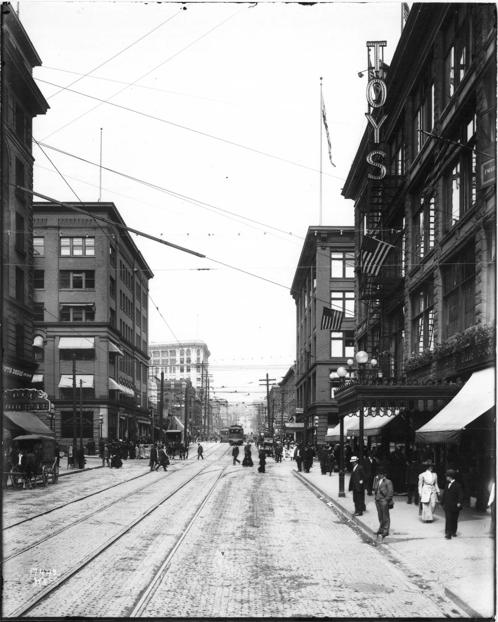 Image of Pike Street, Seattle, circa 1910