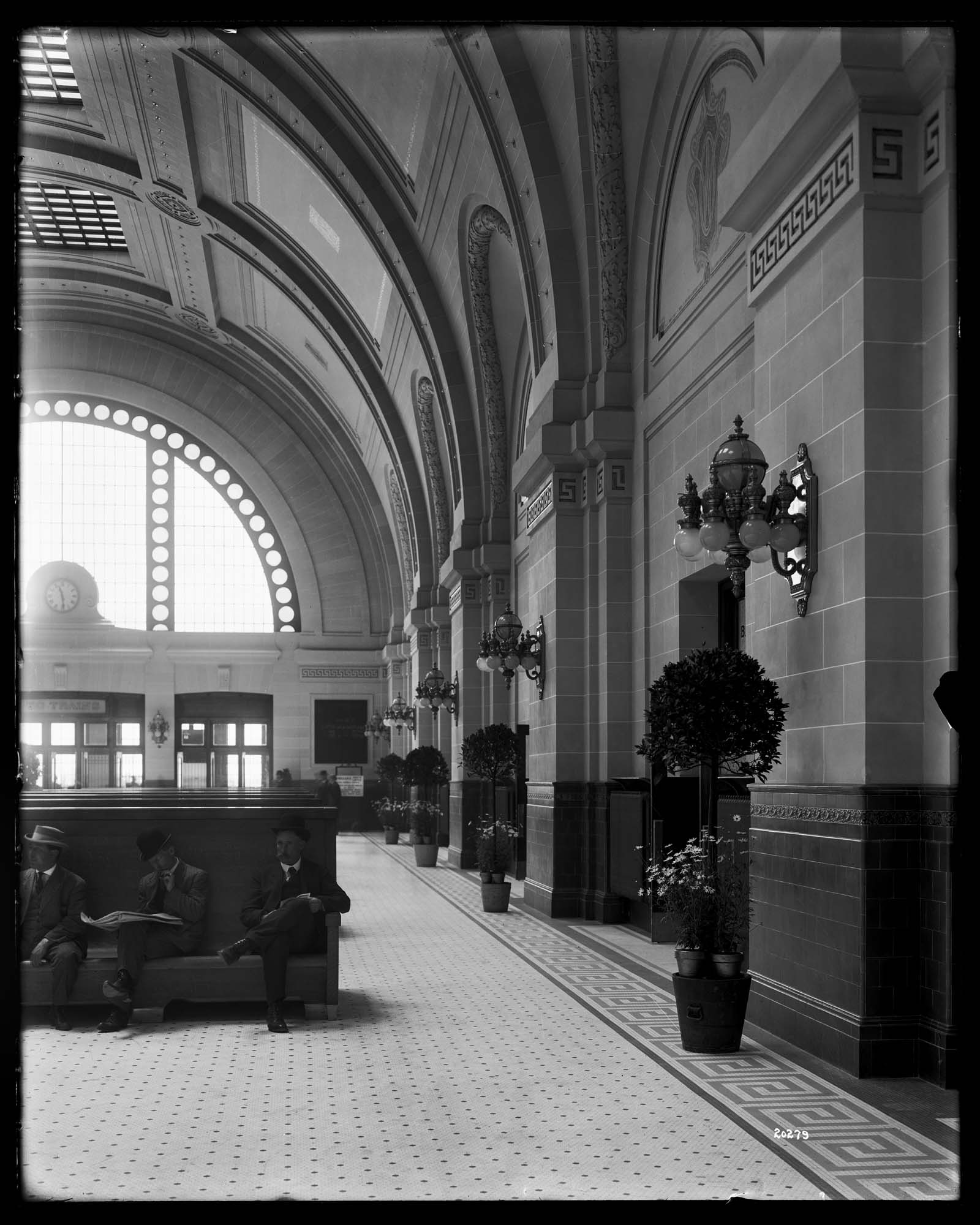 Image of Oregon-Washington Station interior, Seattle, circa 1911