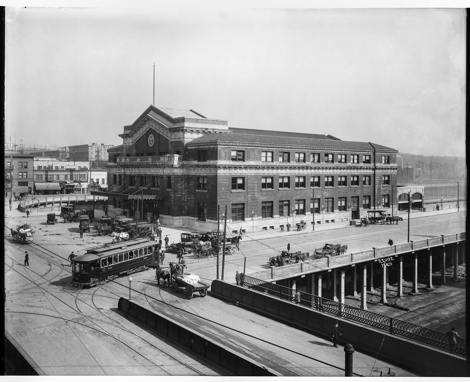 Image of Oregon-Washington Station, circa 1912