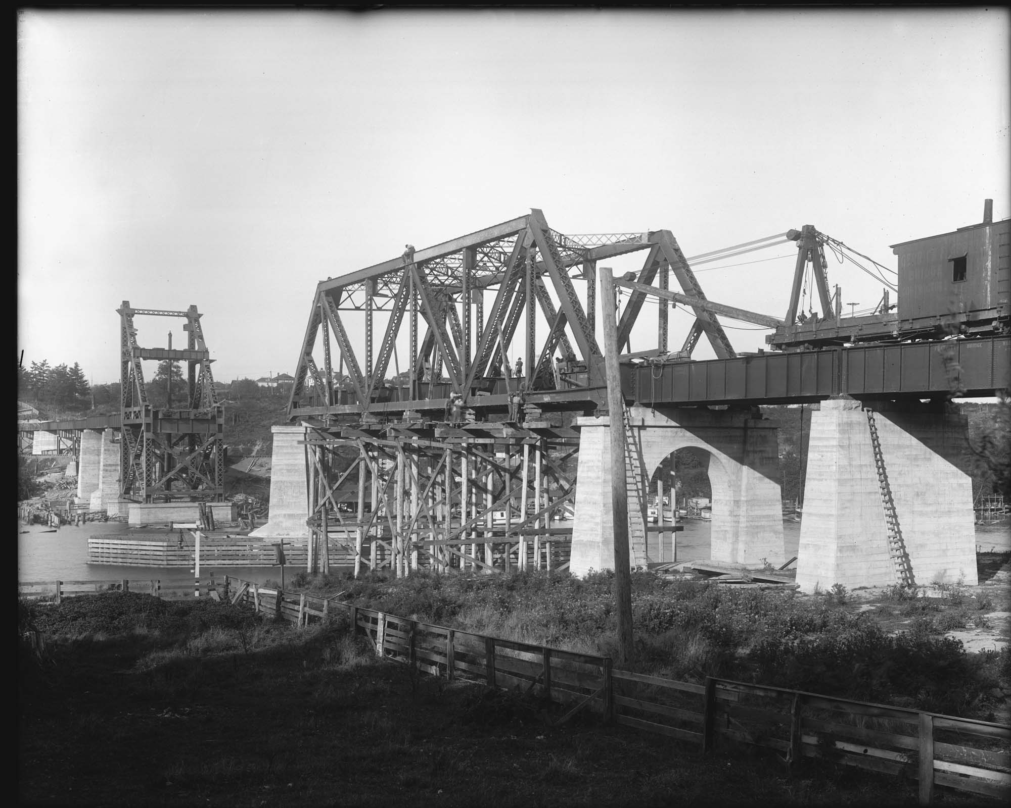 Image of Construction of Great Northern Railway's Ballard Bridge, circa 1913