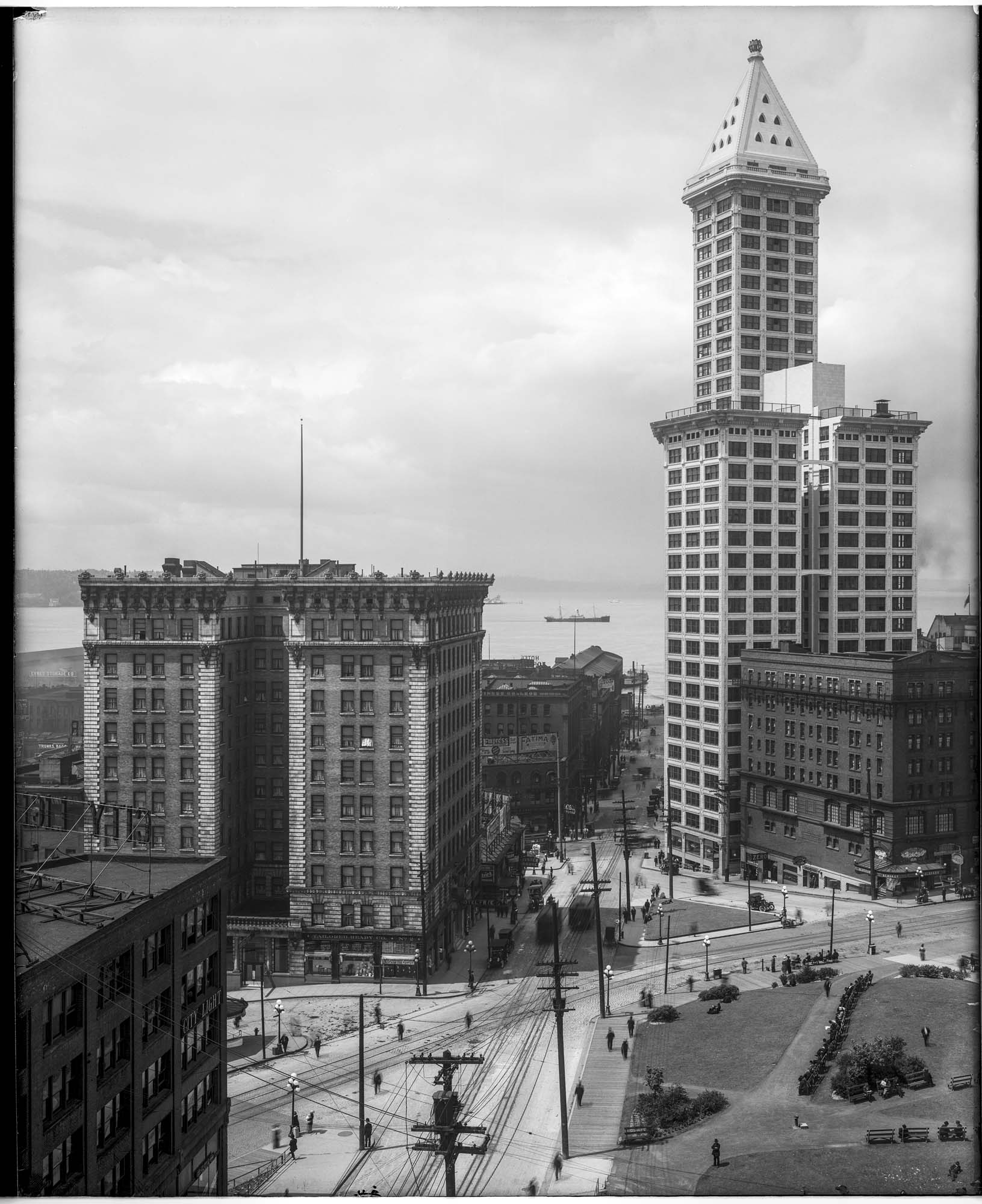 Image of Frye Hotel and Smith Tower, Seattle, circa 1914