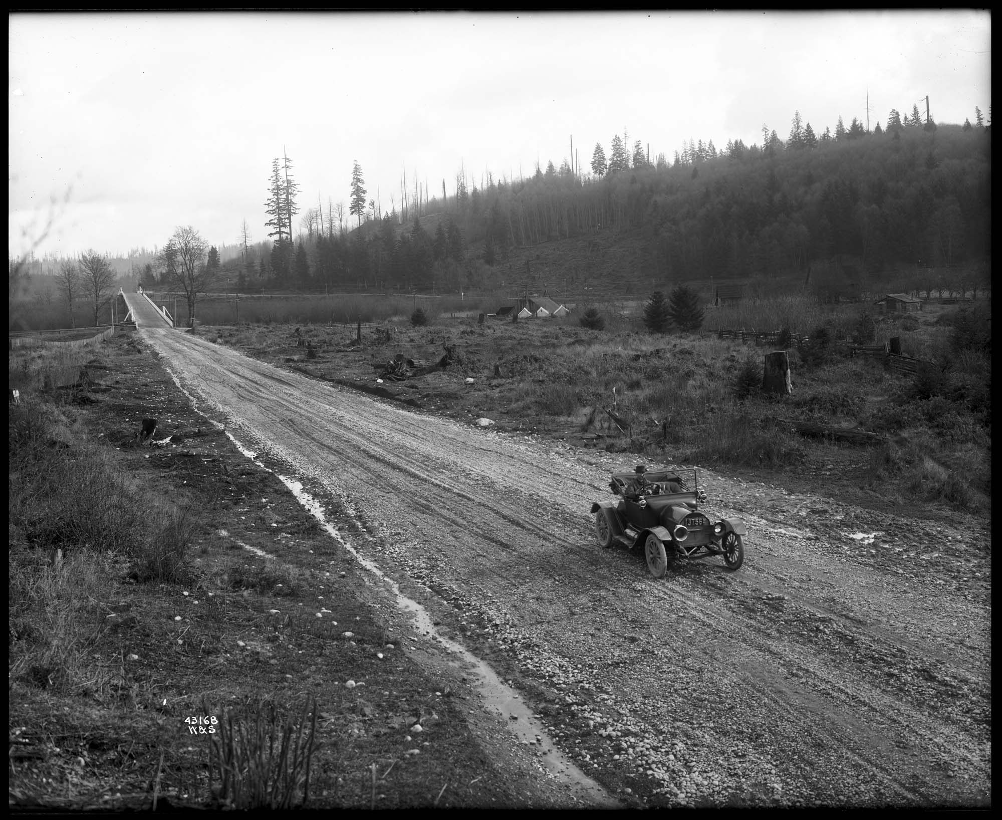 Image of Pacific Highway near Woodinville, Washington, 1915
