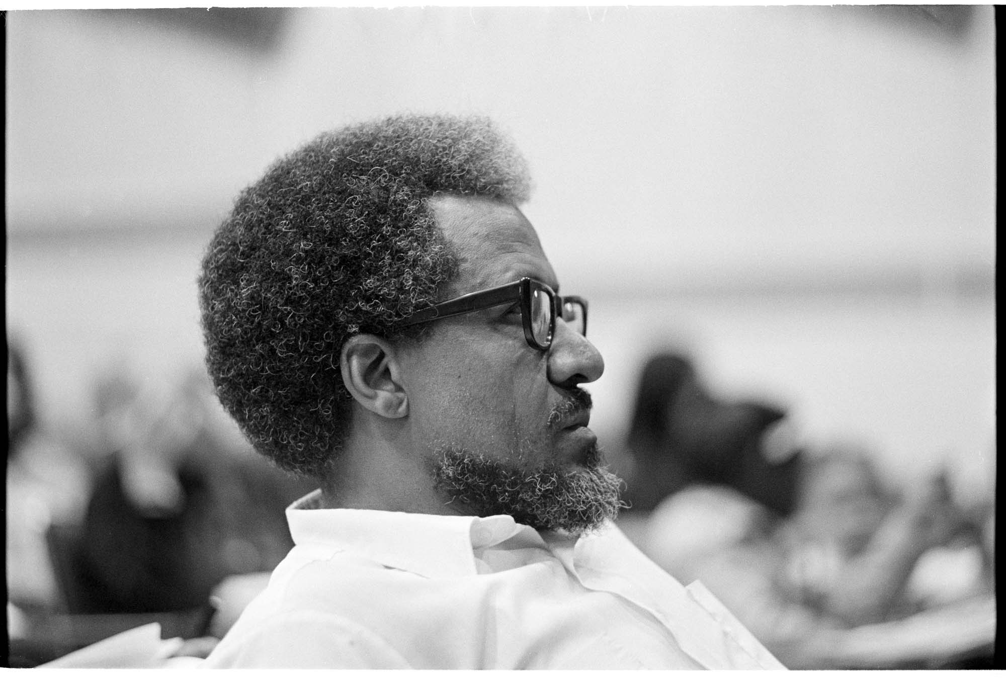 Image of Garfield principal Roscoe Bass at Central Area School Council meeting, Seattle, June 13, 1976
