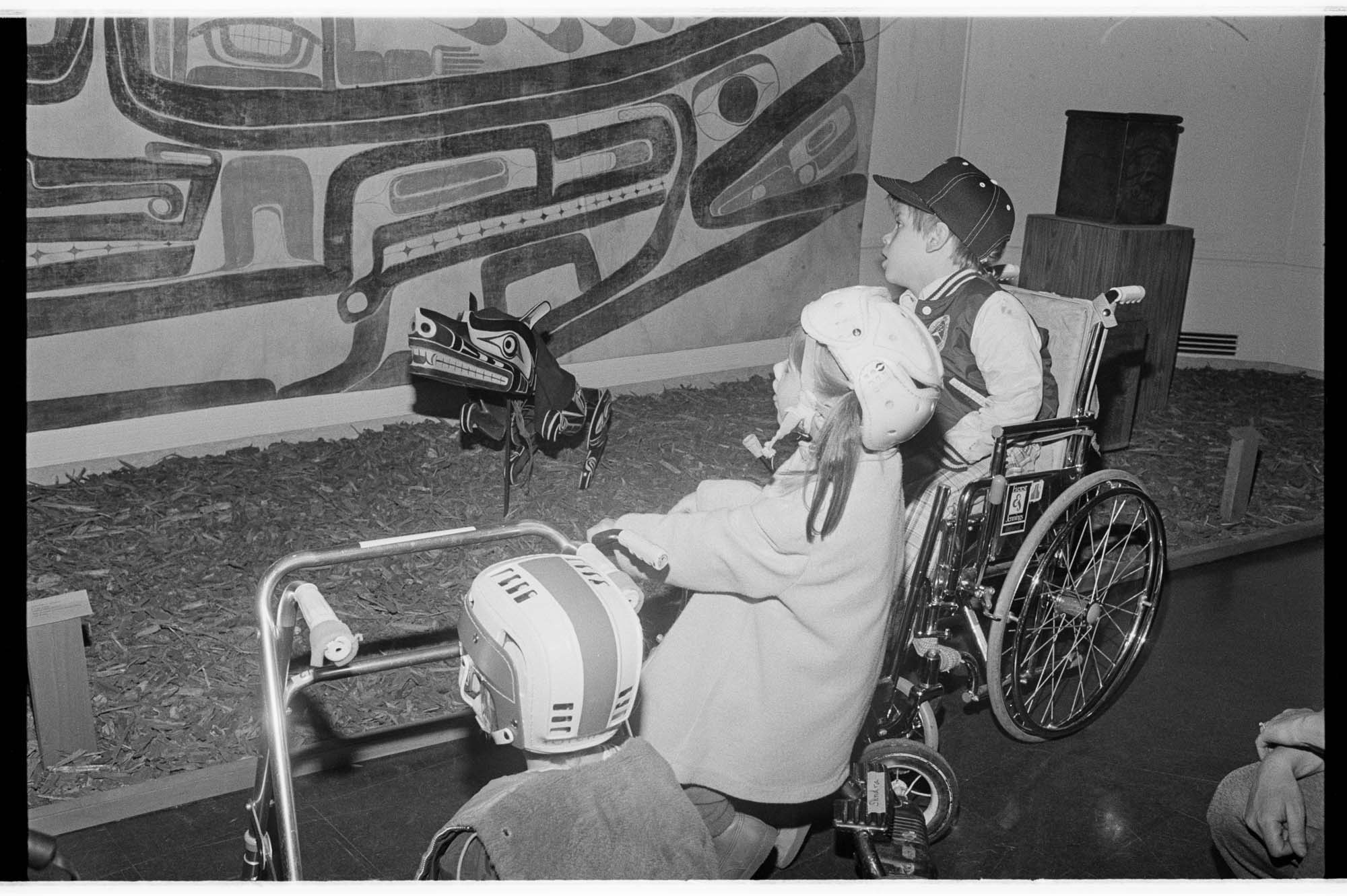 Image of Students with disabilities from Lowell Elementary visiting Seattle Art Museum, May 24, 1977