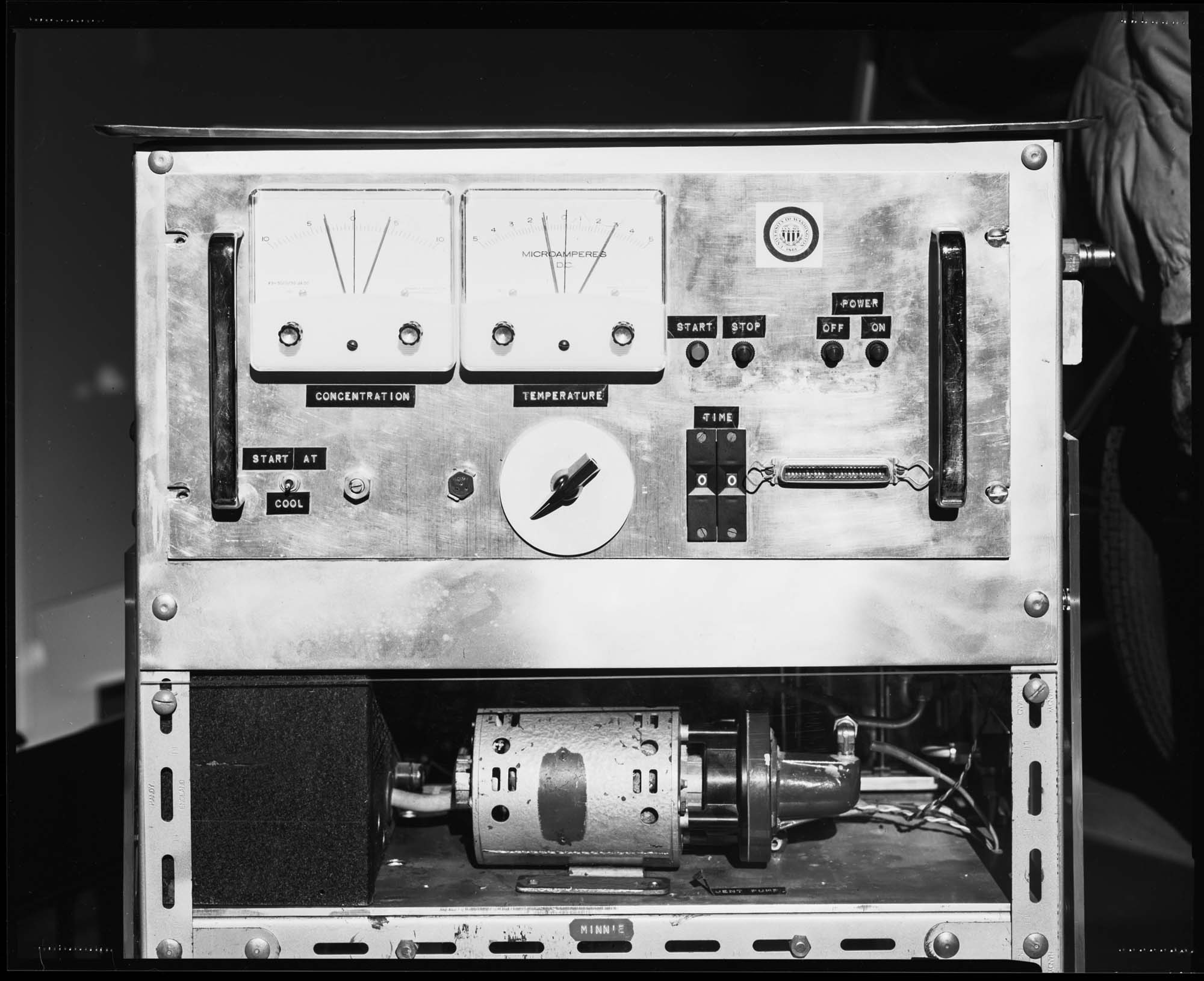 Image of Inventor Dr. Les Babb with first kidney dialysis machine, February 21, 1994