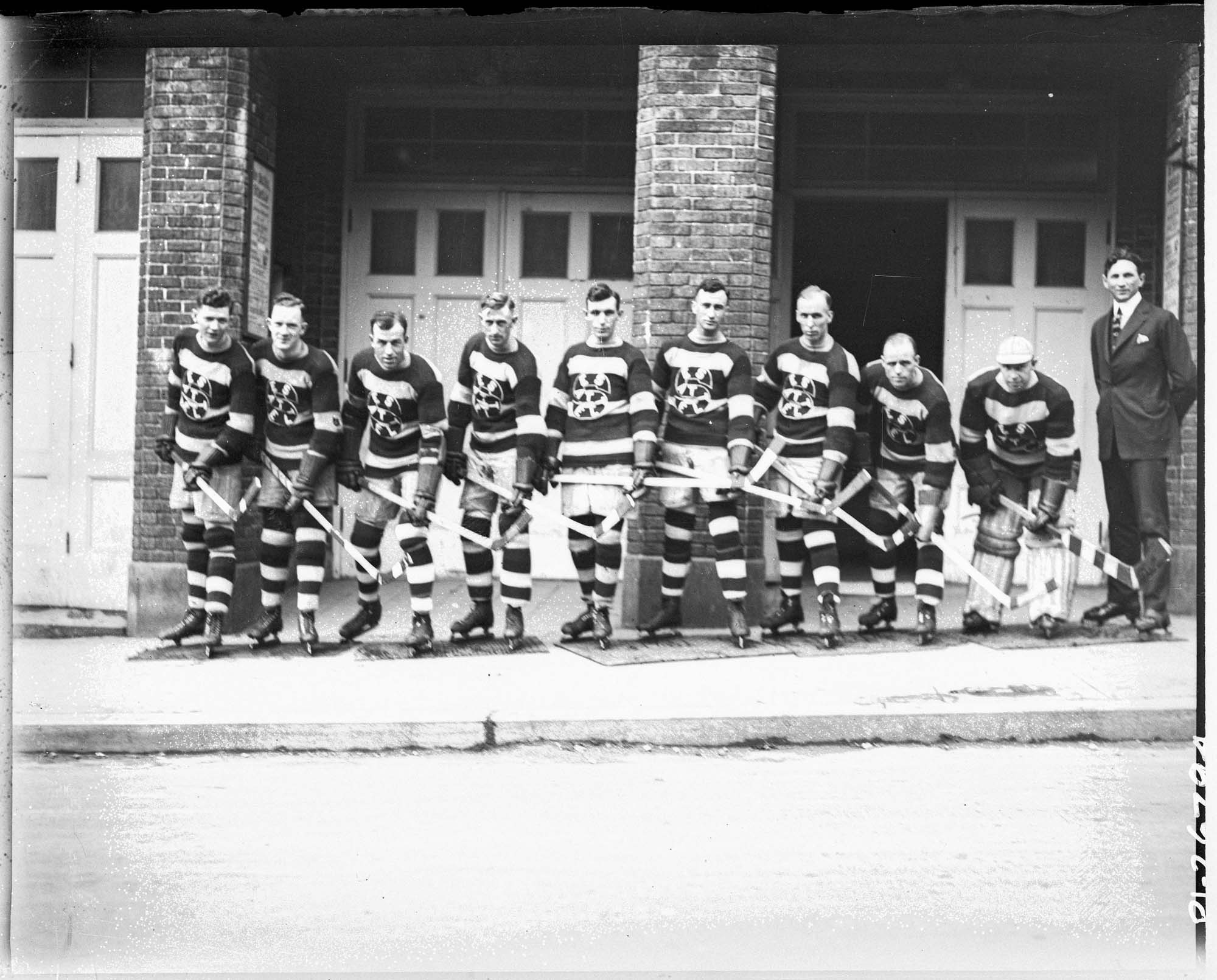 Image of Seattle Metropolitans hockey team, February 1924