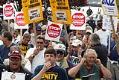 Image of Dockworkers rally in support of their union, Seattle, September 18, 2002